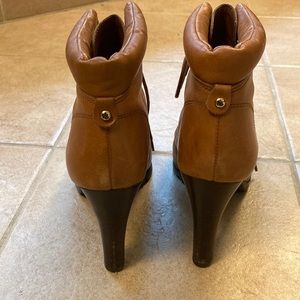 Ralph Lauren Heeled boots with gold details